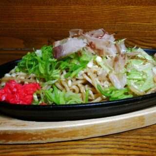 ソースがたっぷり絡んだ焼きそばは…