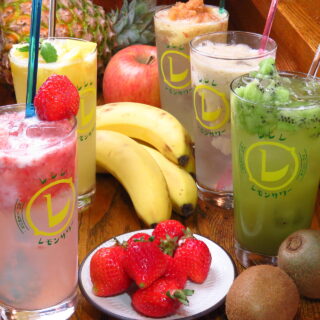 スタッフとお喋りしながら楽しく飲みたい日は、 ぜひ「サッソク…